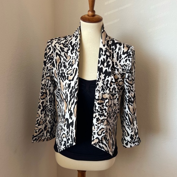 bebe Jackets & Blazers - Bebe Shawl Collar White Leopard Blazer